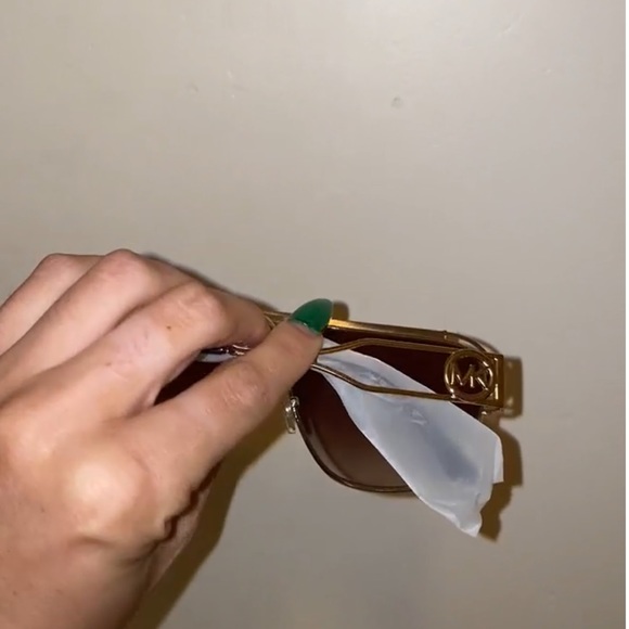 MICHAEL KORS SUNGLASSES - Picture 6 of 9